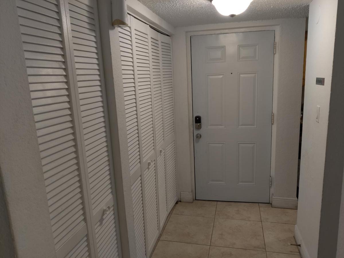 Centauri Vacation Rentals Beautiful 2-Bedroom Condo, Near All Orlando Attractions, Free Parking & Wi-Fi, King Bed Экстерьер фото