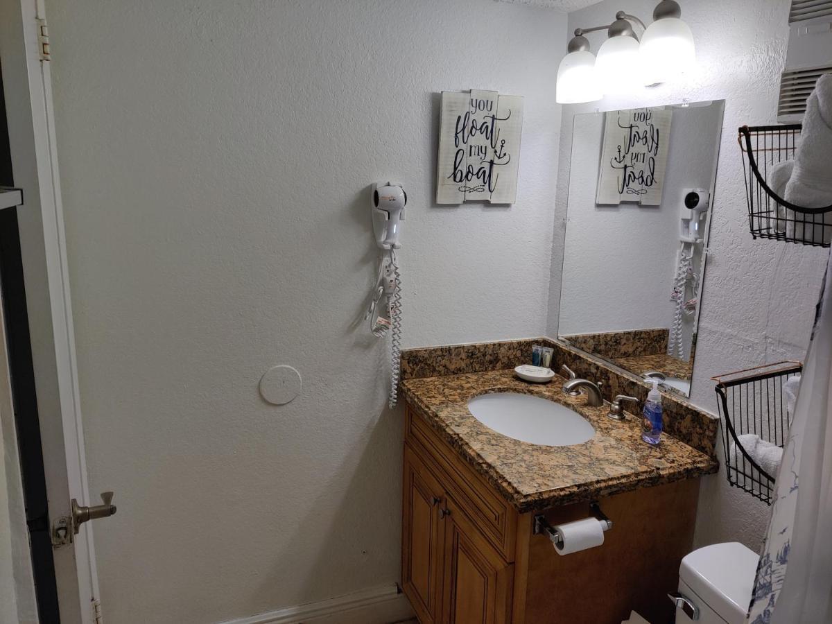 Centauri Vacation Rentals Beautiful 2-Bedroom Condo, Near All Orlando Attractions, Free Parking & Wi-Fi, King Bed Экстерьер фото