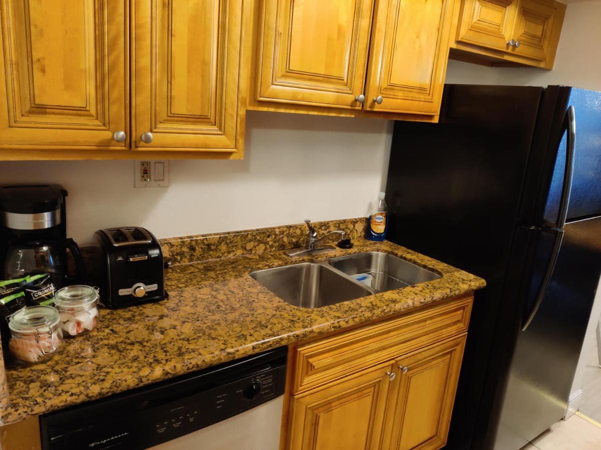Centauri Vacation Rentals Beautiful 2-Bedroom Condo, Near All Orlando Attractions, Free Parking & Wi-Fi, King Bed Экстерьер фото