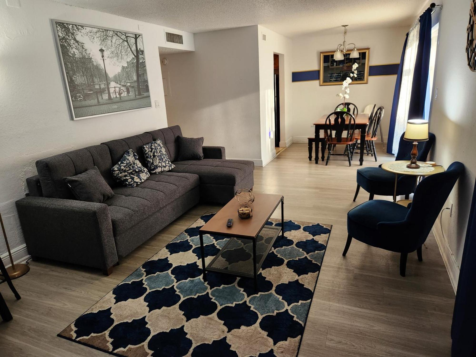 Centauri Vacation Rentals Beautiful 2-Bedroom Condo, Near All Orlando Attractions, Free Parking & Wi-Fi, King Bed Экстерьер фото